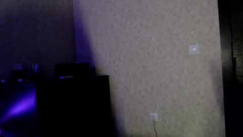 alisaadoll online show from February 22, 2025, 1:46 pm