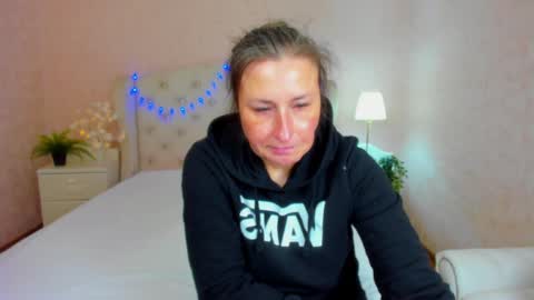 Alisa online show from February 2, 2025, 4:59 am