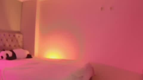 alisha_olsen_ online show from September 9, 2025, 5:29 am