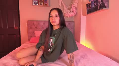 alisha_olsen_ online show from April 23, 2026, 4:35 am