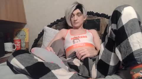 Alisha online show from April 17, 2026, 3:31 am