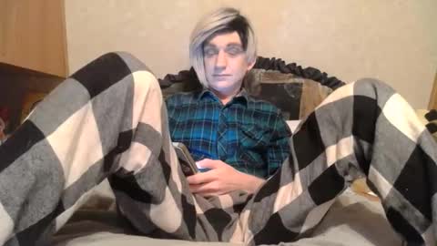 Alisha online show from April 22, 2026, 6:05 am