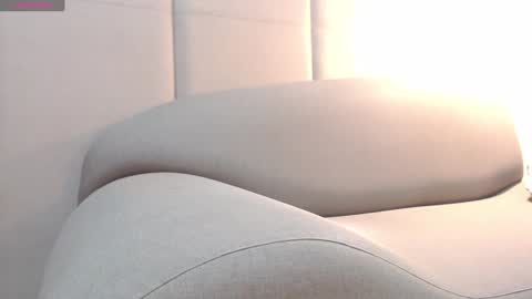           online show from December 3, 2024, 3:33 pm