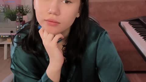 Alisia online show from January 27, 2025, 8:51 am