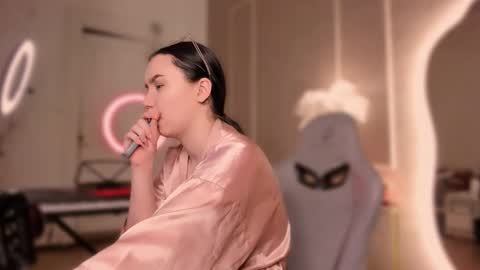 Alisia online show from February 22, 2025, 11:57 am