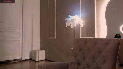 Alisia online show from October 9, 2025, 8:45 am