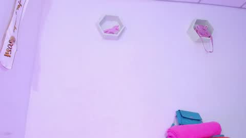 Alisia online show from December 4, 2024, 8:18 pm