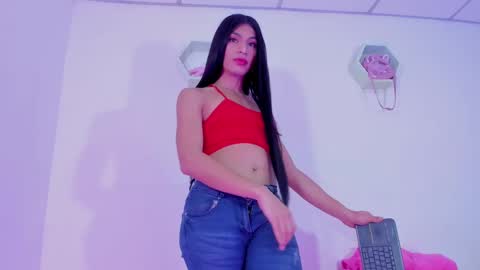 Alisia online show from December 13, 2024, 1:26 am