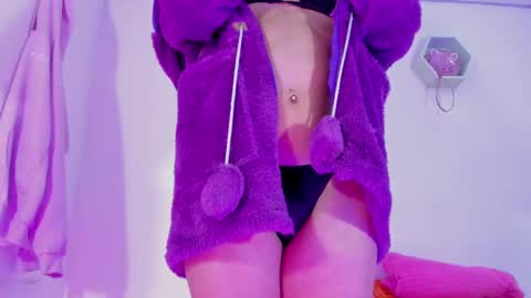 Alisia online show from January 7, 2025, 5:01 am