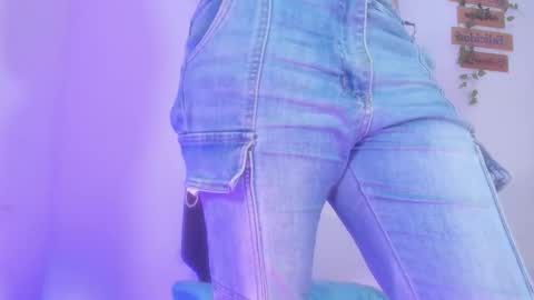 Alisia online show from October 31, 2025, 10:33 pm