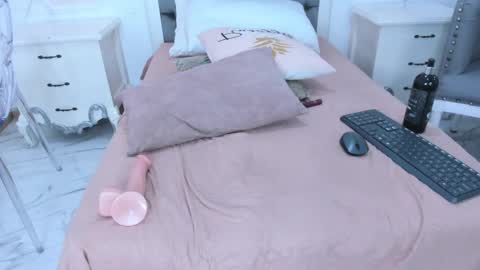 Alison online show from September 15, 2025, 7:47 pm