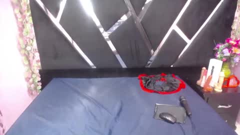 Snapshot of alison_maiker chatting on February 17, 2025, 4:48 pm Alison Meiker online show from February 17, 2025, 4:48 pm