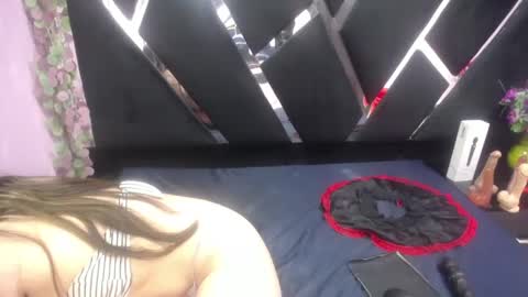 Snapshot of alison_maiker chatting on February 18, 2025, 4:59 pm Alison Meiker online show from February 18, 2025, 4:59 pm