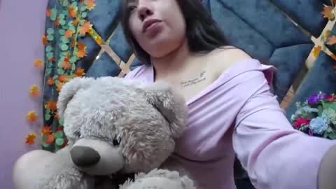 Alison Meiker online show from December 23, 2025, 1:25 am