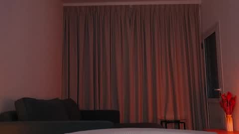 Alison  online show from December 4, 2025, 9:51 am