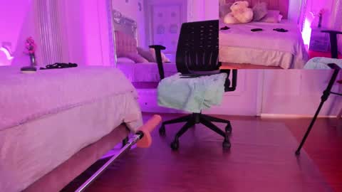 Alison Fishert online show from January 16, 2025, 3:02 pm