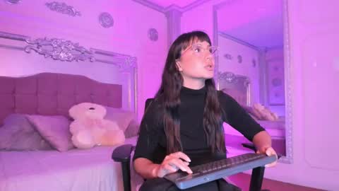 Alison Fishert online show from February 19, 2025, 12:00 pm