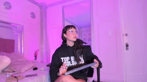 Alison Fishert online show from February 19, 2025, 6:10 pm