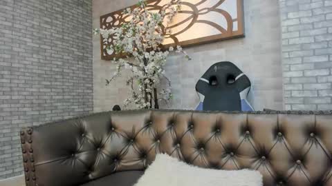 alisonn_doll online show from December 3, 2025, 12:47 pm