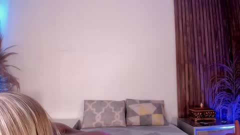 Alison Moon  online show from January 11, 2025, 10:51 am