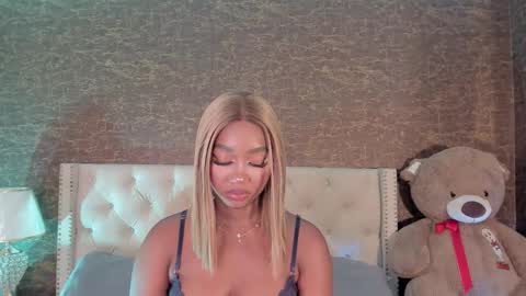 Alison Moon  online show from November 15, 2025, 12:08 am