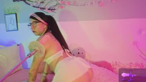 Mia online show from March 20, 2026, 9:08 pm