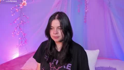 Snapshot of alissa_cute1 chatting on July 8, 2026, 5:34 am Mia online show from July 8, 2026, 5:34 am