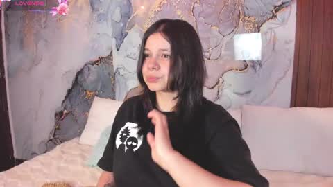 Snapshot of alissa_cute1 chatting on July 31, 2026, 4:23 am Mia online show from July 31, 2026, 4:23 am