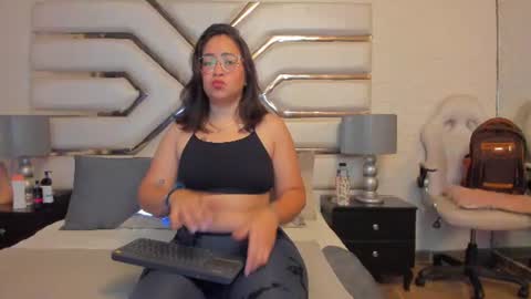 Snapshot of alissbluumm chatting on June 13, 2026, 11:41 am alissbluumm online show from June 13, 2026, 11:41 am