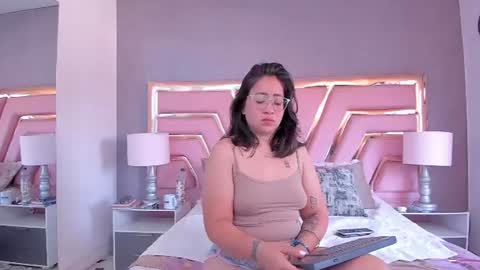 Snapshot of alissbluumm chatting on June 25, 2026, 12:09 pm alissbluumm online show from June 25, 2026, 12:09 pm