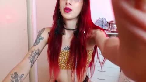 Snapshot of alissesallie_ chatting on November 24, 2025, 11:48 pm alissesallie_ online show from November 24, 2025, 11:48 pm