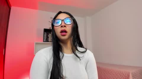 iraide online show from October 3, 2025, 7:33 pm