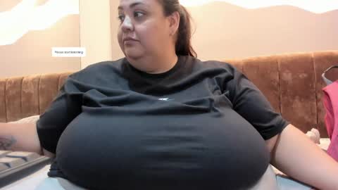 Alisson online show from April 20, 2026, 11:24 am