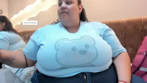 Alisson online show from April 22, 2026, 6:09 pm