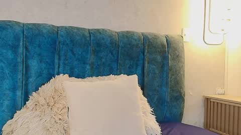 alisson_fox69 online show from October 8, 2025, 1:03 am