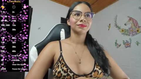 Snapshot of alisson_hoffman05 chatting on May 15, 2026, 11:34 pm Alisson hoffman05 online show from May 15, 2026, 11:34 pm