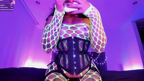 Snapshot of alisson_rocker chatting on January 27, 2025, 2:42 am online show from January 27, 2025, 2:42 am