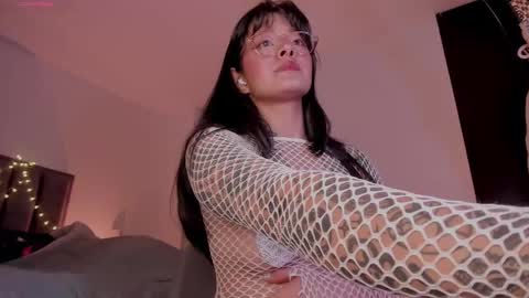 Snapshot of alisson_rocker chatting on November 6, 2025, 2:34 am online show from November 6, 2025, 2:34 am