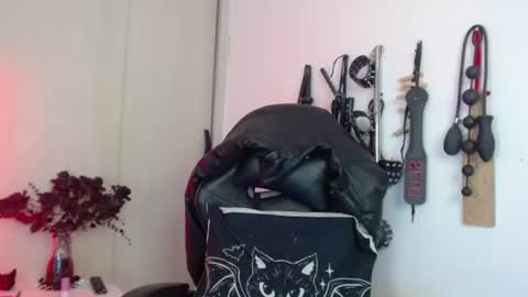 Snapshot of alissonbeckett chatting on July 21, 2026, 8:00 pm Alisson Beckett online show from July 21, 2026, 8:00 pm
