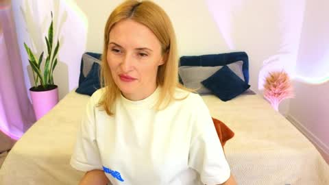 alisssarose online show from March 28, 2026, 8:52 pm