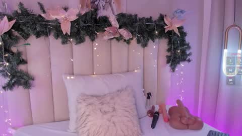 TATIS  online show from December 19, 2025, 2:07 am