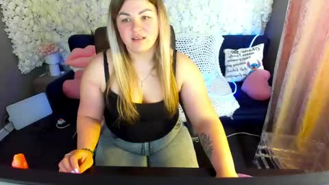 alissyagrayy online show from May 4, 2026, 5:36 am