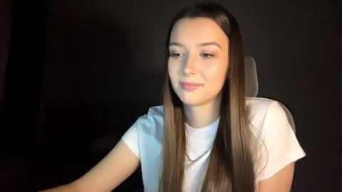 Annie online show from November 27, 2025, 1:02 pm