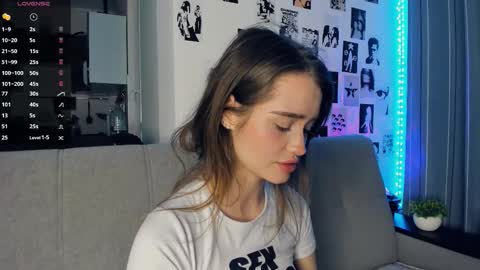 Alivia online show from November 15, 2025, 10:01 am