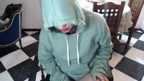 Alix online show from October 25, 2025, 1:57 am