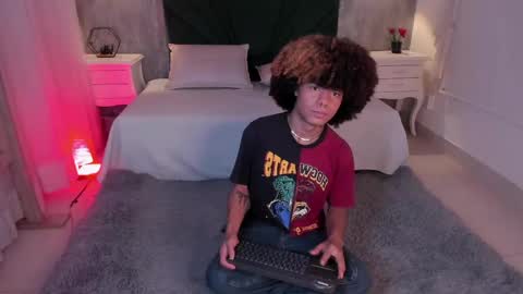  Alexis Etereo  online show from April 21, 2026, 7:28 pm