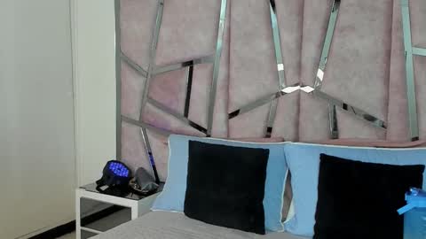 alix online show from October 23, 2025, 8:51 pm