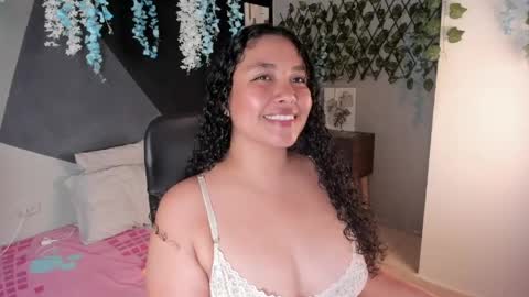 Snapshot of alixon_fiore5 chatting on May 2, 2026, 9:14 am alixon online show from May 2, 2026, 9:14 am