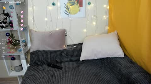 aliya_reid online show from December 22, 2024, 4:39 am