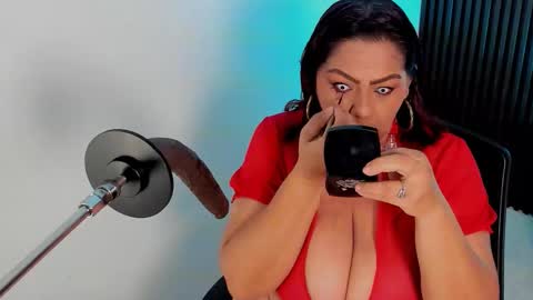 Aliyahs stone online show from November 11, 2025, 11:54 am